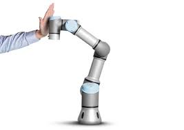 Collaborative robot arm used for end-of-line automation and cobotic handling